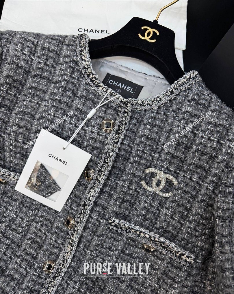 Chanel Tweed Cardigan Grey 2026 CH020602 (QI-260206027)