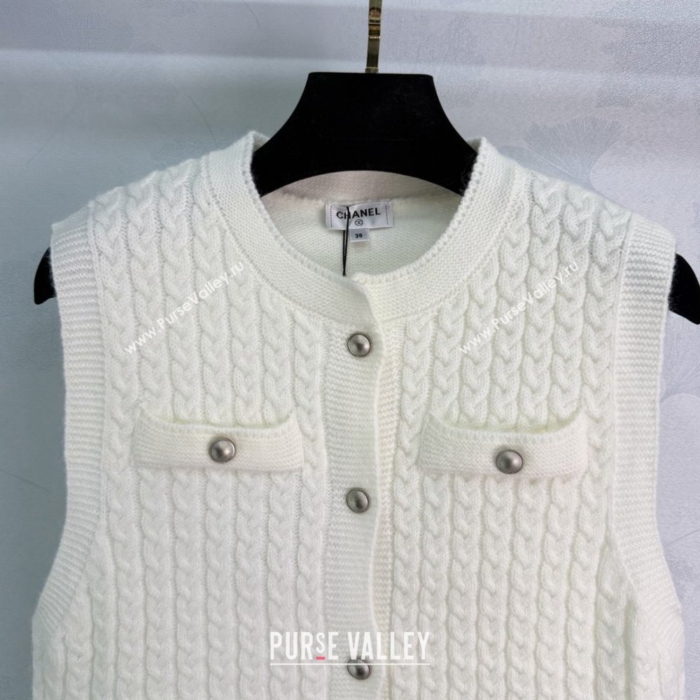 Chanel Knit Vest White 2026 CH031110 (QI-260311083)
