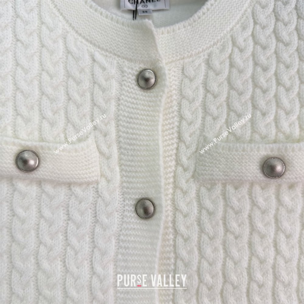 Chanel Knit Vest White 2026 CH031110 (QI-260311083)