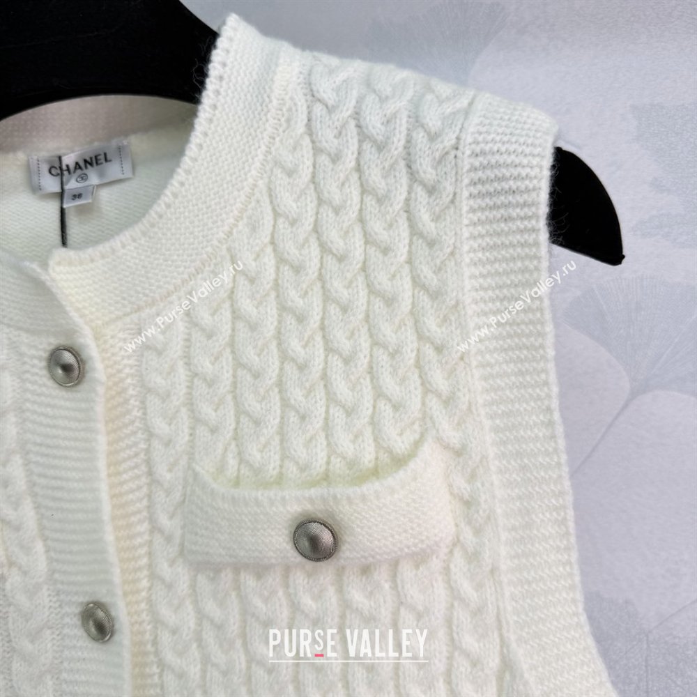 Chanel Knit Vest White 2026 CH031110 (QI-260311083)
