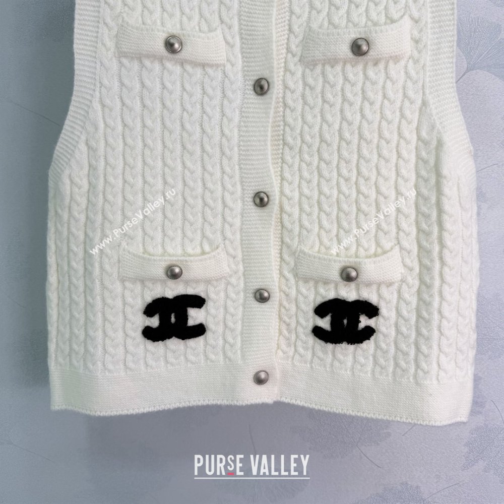 Chanel Knit Vest White 2026 CH031110 (QI-260311083)