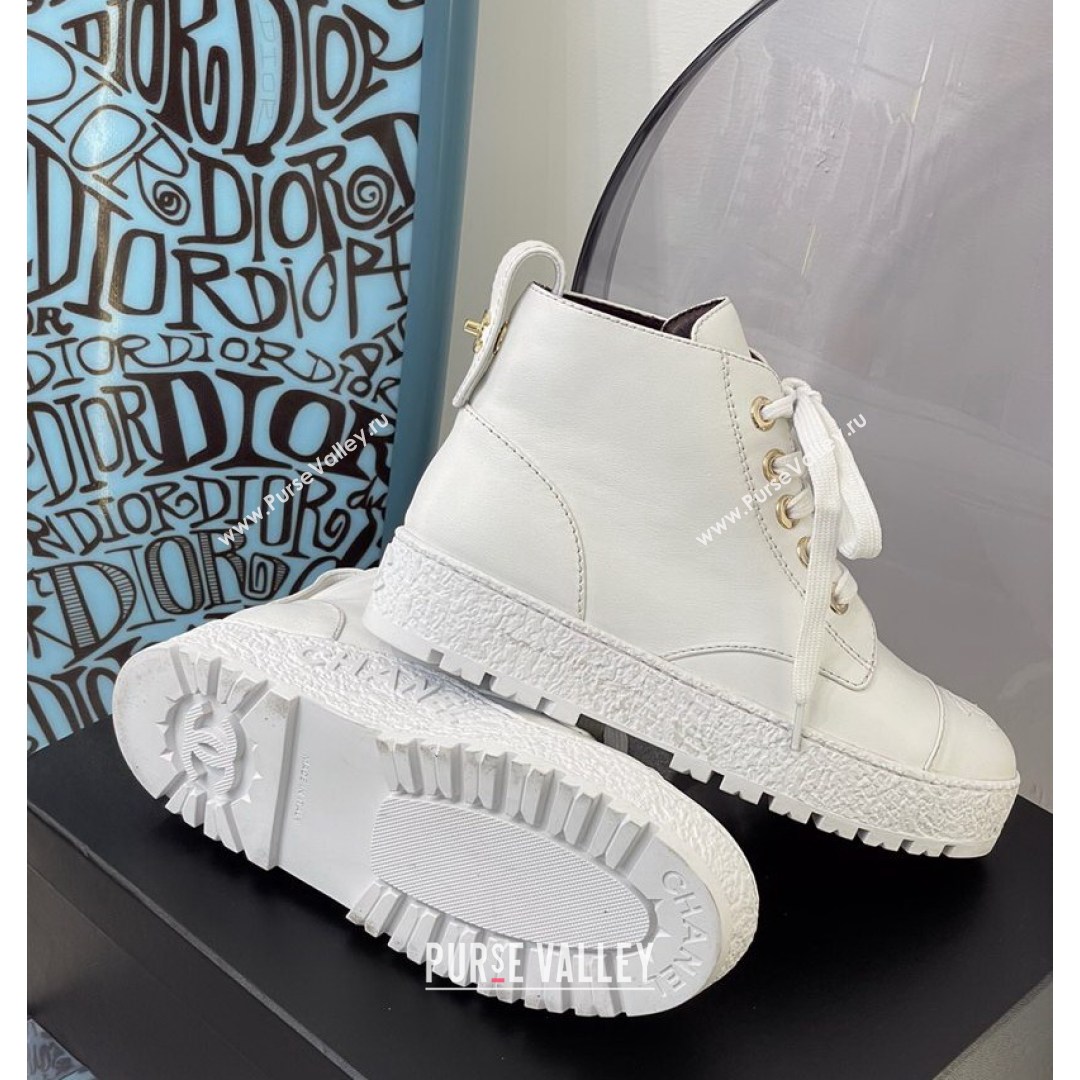 Chanel Calfskin Laced Ankle Boot with Back Buckle White 2021 (nono-21081339)