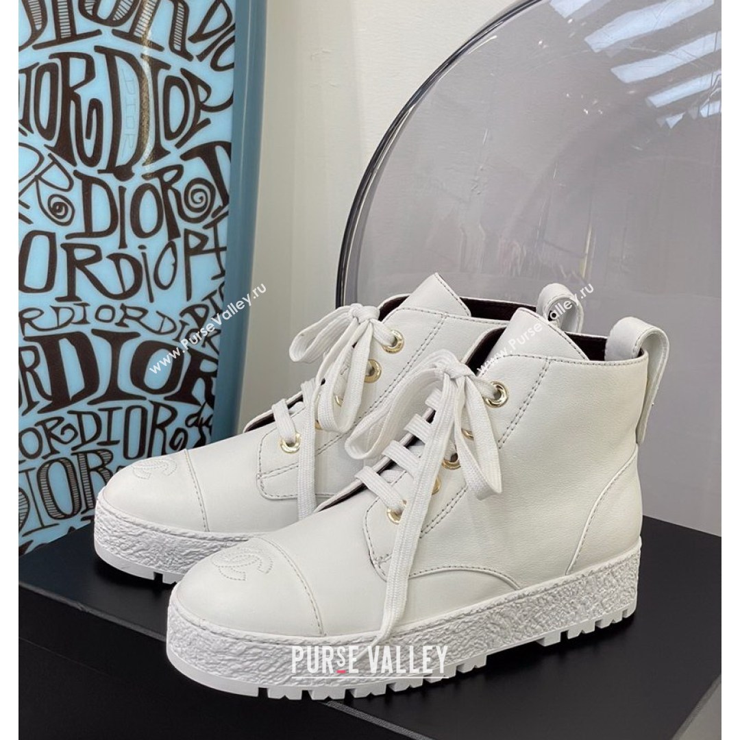 Chanel Calfskin Laced Ankle Boot with Back Buckle White 2021 (nono-21081339)