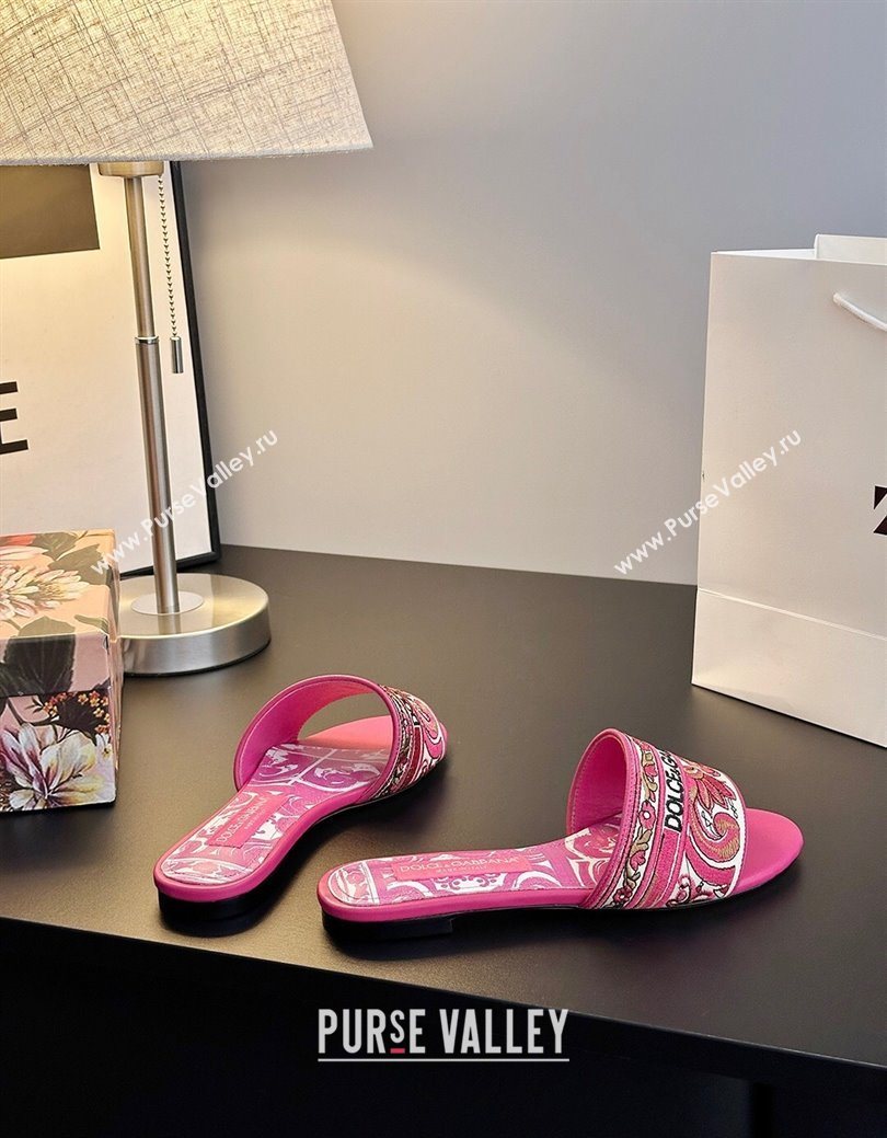 Dolce Gabbana Flat Sliders Sandal in Majolica Embroidery Pink 2025 0825 (MD-250825139)
