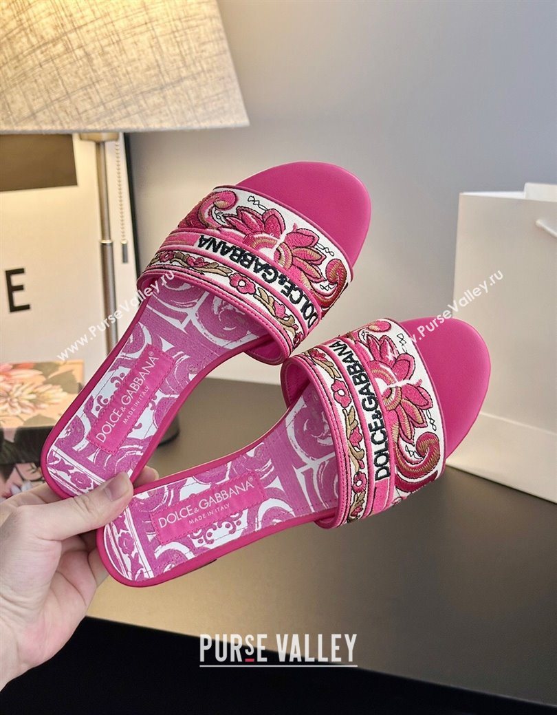 Dolce Gabbana Flat Sliders Sandal in Majolica Embroidery Pink 2025 0825 (MD-250825139)