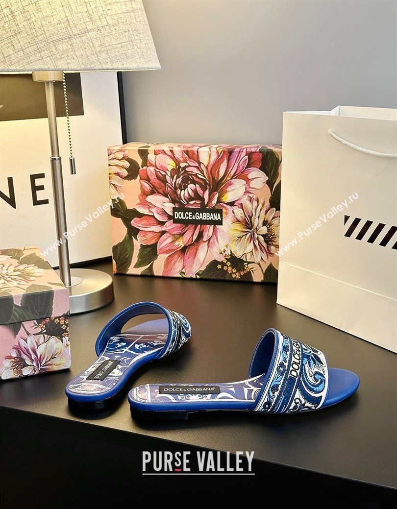 Dolce Gabbana Flat Sliders Sandal in Majolica Embroidery Blue 2025 0825 (MD-250825140)