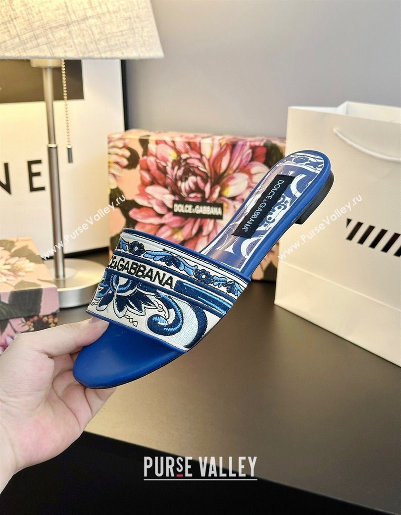 Dolce Gabbana Flat Sliders Sandal in Majolica Embroidery Blue 2025 0825 (MD-250825140)