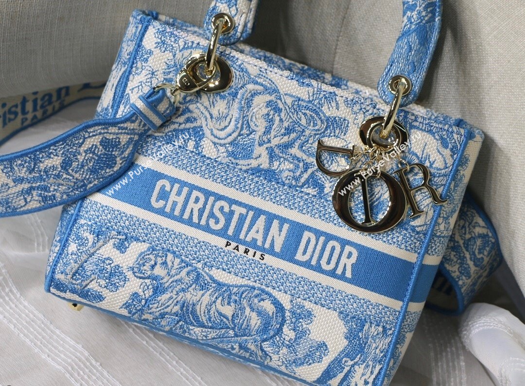 Dior Medium Lady Dior Bag in Cornflower Blue Toile de Jouy Embroidery 2021 (XXG-21120152)