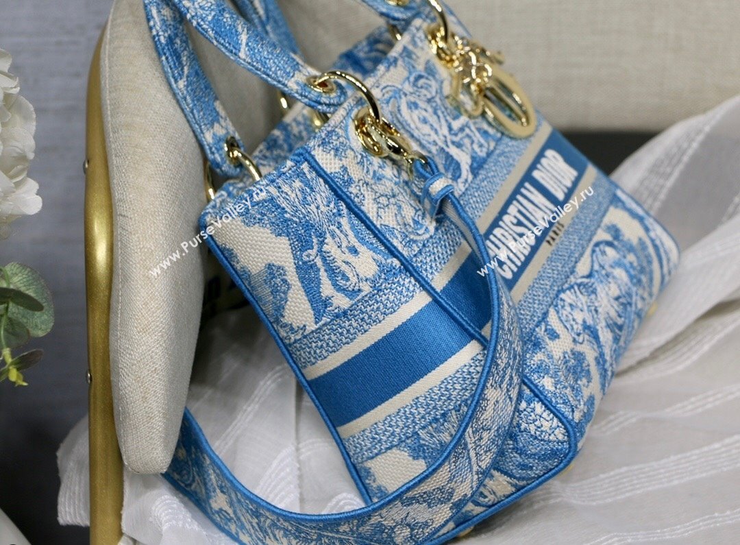 Dior Medium Lady Dior Bag in Cornflower Blue Toile de Jouy Embroidery 2021 (XXG-21120152)