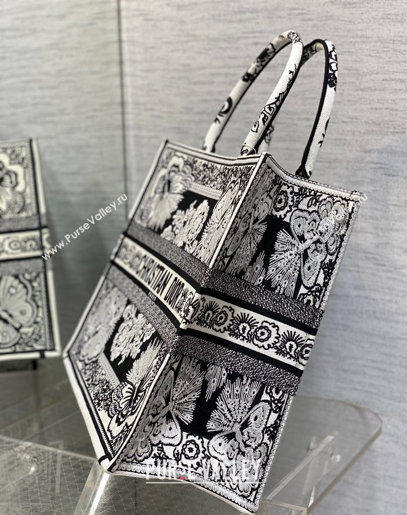 Dior Large Book Tote Bag in Black and White Butterfly Bandana Embroidery 2023 (XXG-231115035)