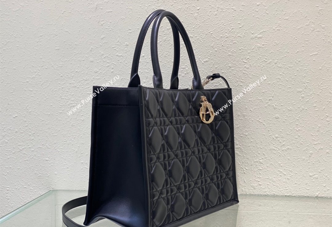 Dior Medium Tote Bag in Black Cannage Calfskin 2023 DR111501 (BF-231115017)