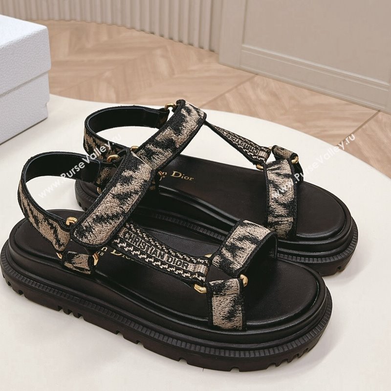 Dior D-Wave Sandal in Beige and Black Embroidered Cotton 02 2024 0226 (MD-240226067)