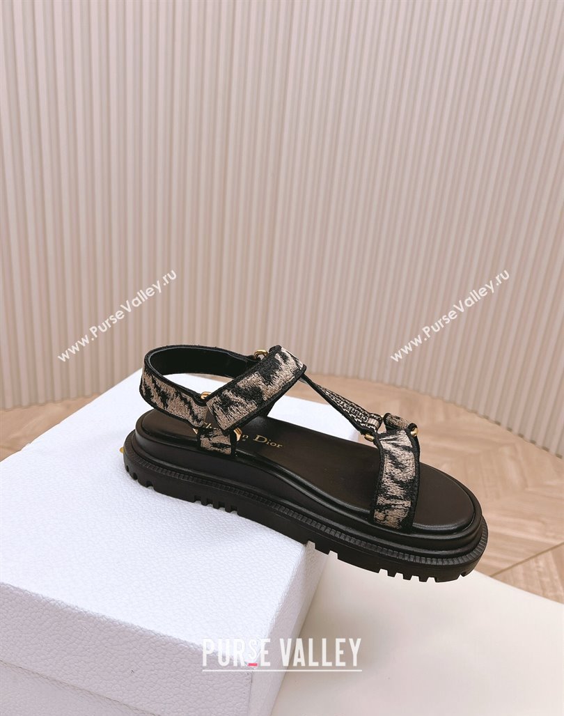 Dior D-Wave Sandal in Beige and Black Embroidered Cotton 02 2024 0226 (MD-240226067)