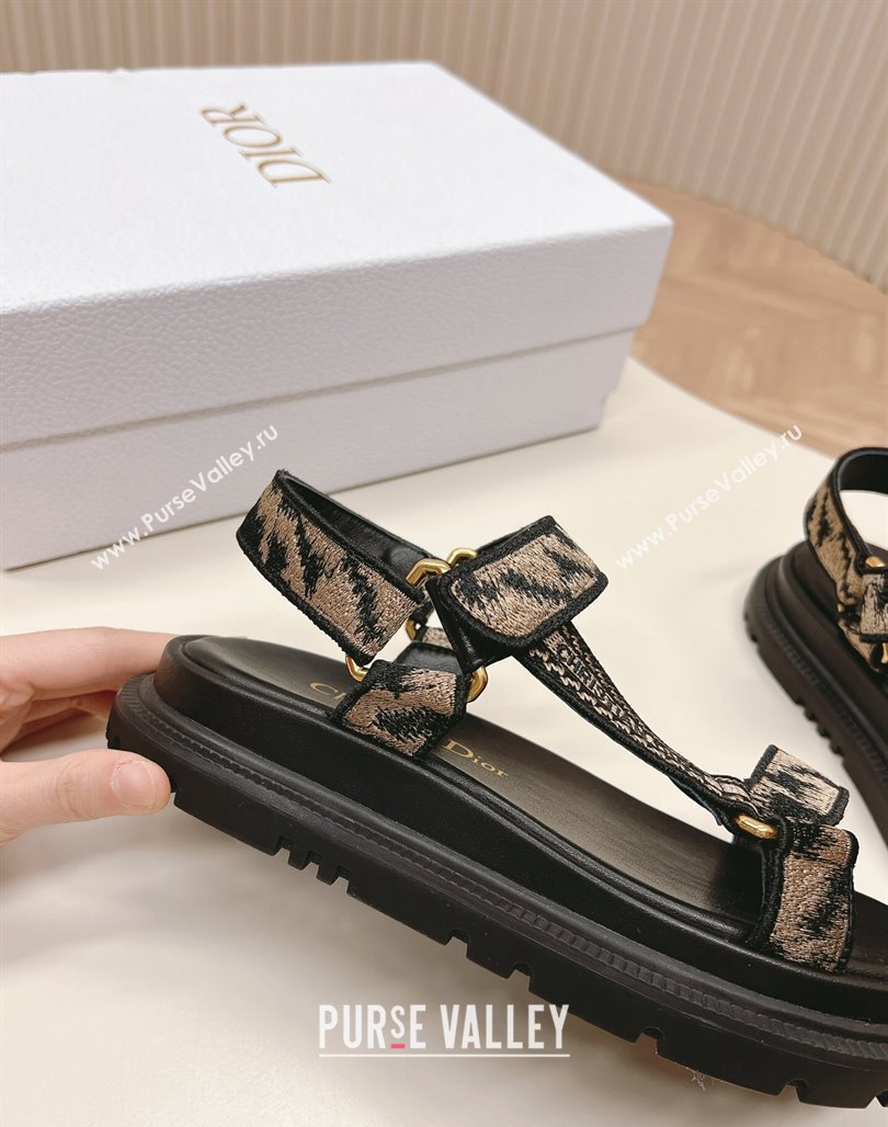 Dior D-Wave Sandal in Beige and Black Embroidered Cotton 02 2024 0226 (MD-240226067)