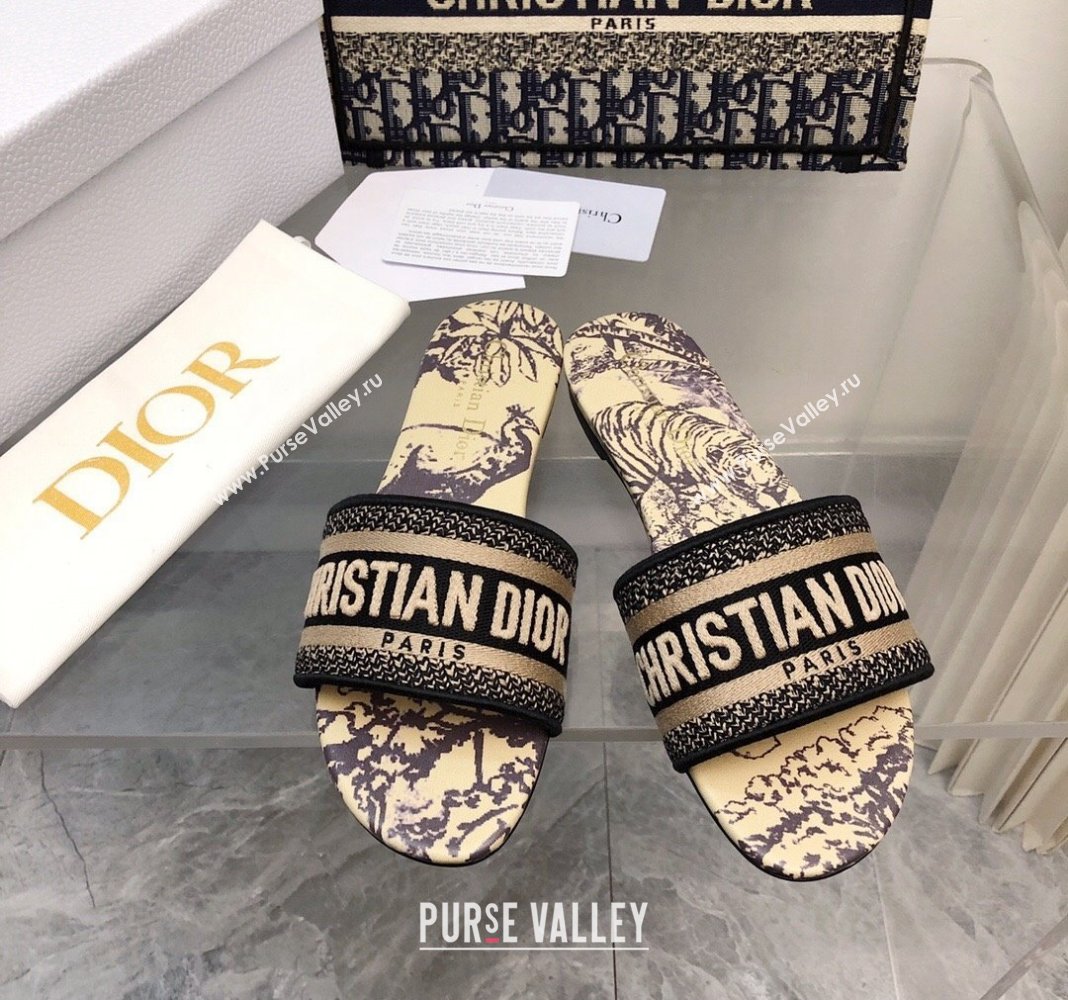 Dior Dway Flat Slide Sandals in Beige Embroidered Cotton with Toile de Jouy Voyage Motif 2024 0326 NO.162 (MD-240326019)