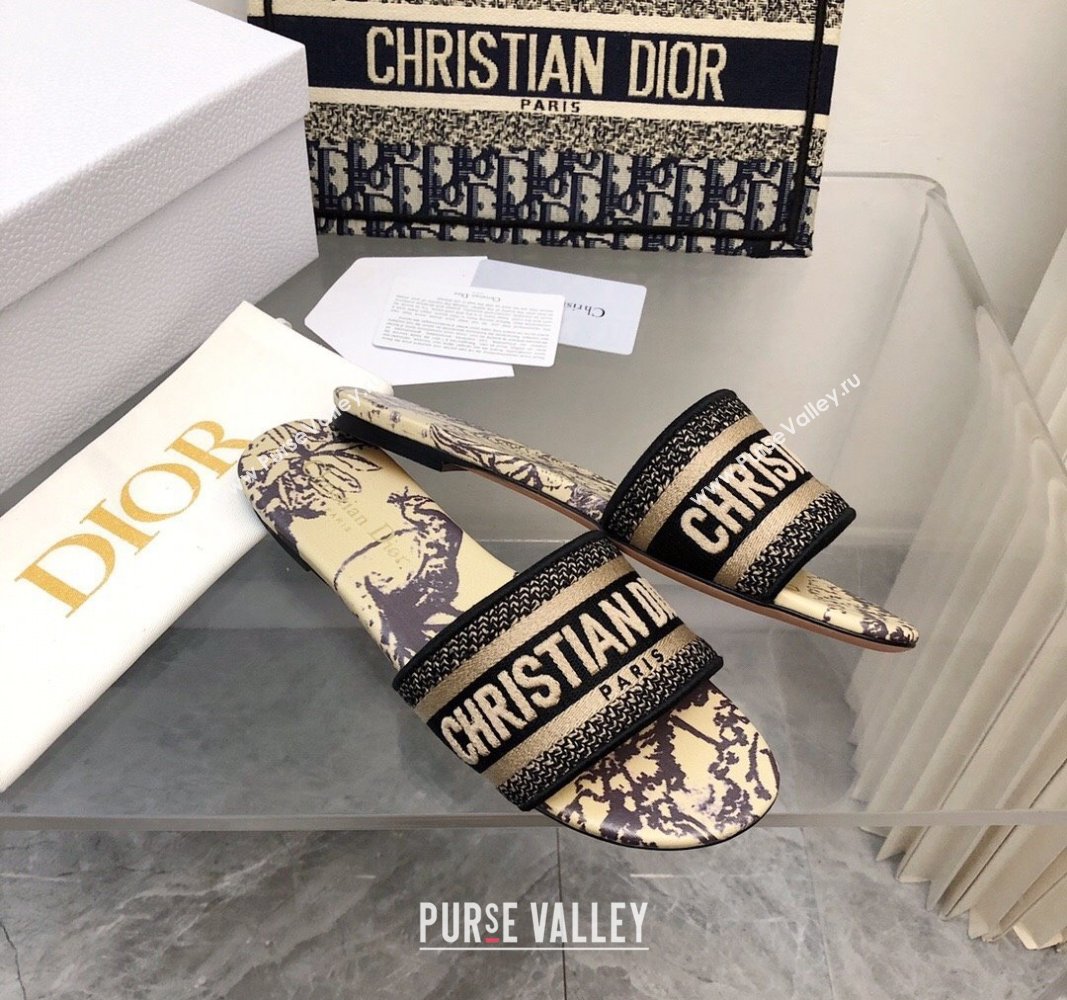 Dior Dway Flat Slide Sandals in Beige Embroidered Cotton with Toile de Jouy Voyage Motif 2024 0326 NO.162 (MD-240326019)