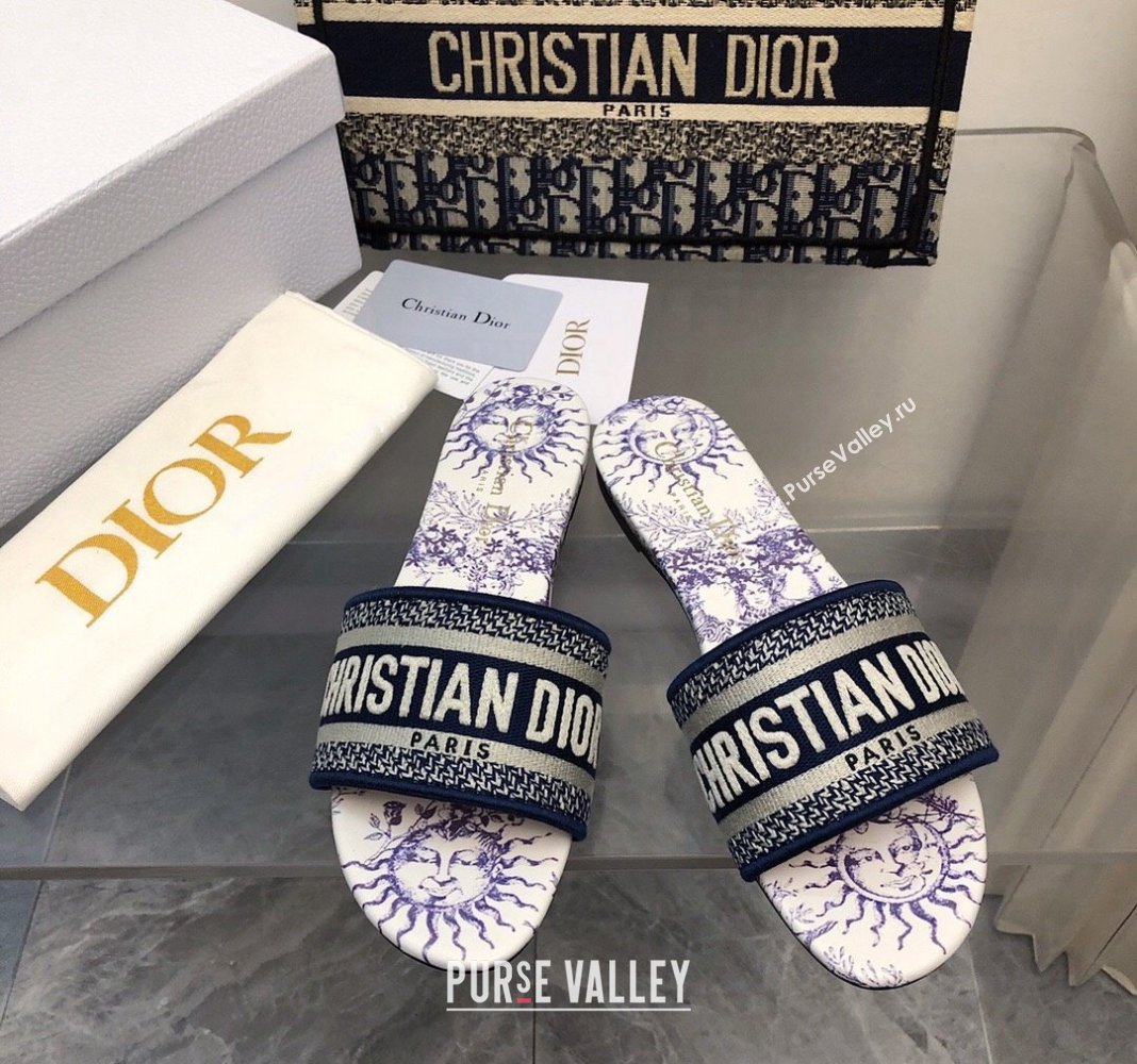 Dior Dway Flat Slide Sandals in Embroidered Cotton and White and Blue Toile de Jouy Soleil Motif 2024 NO.160 (MD-240326021)