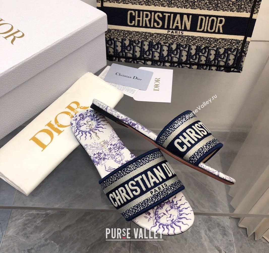 Dior Dway Flat Slide Sandals in Embroidered Cotton and White and Blue Toile de Jouy Soleil Motif 2024 NO.160 (MD-240326021)