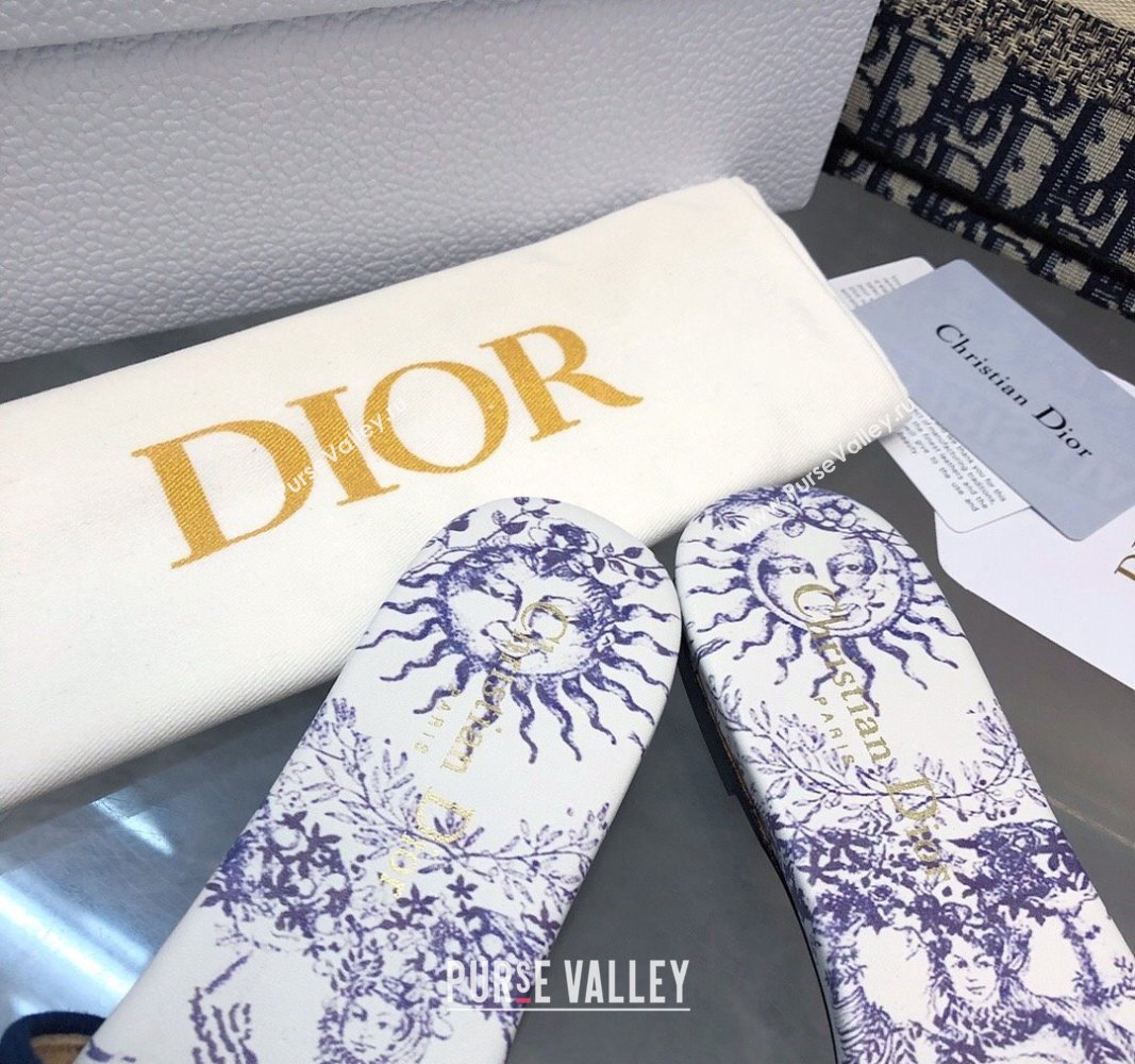 Dior Dway Flat Slide Sandals in Embroidered Cotton and White and Blue Toile de Jouy Soleil Motif 2024 NO.160 (MD-240326021)