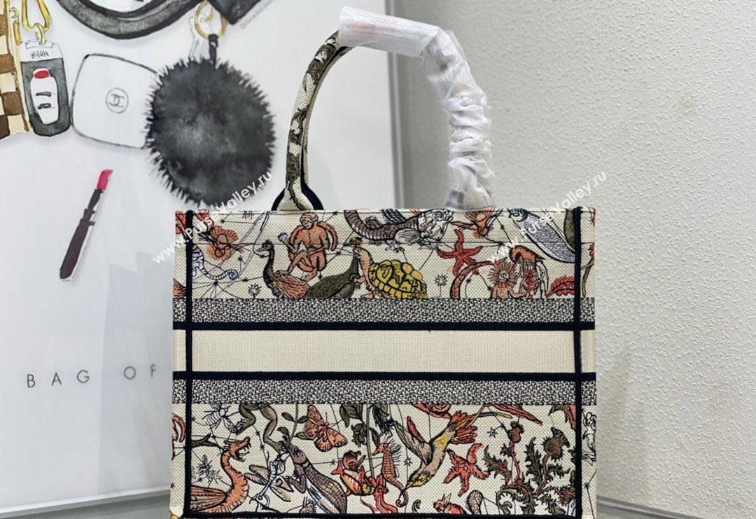 Dior Medium Book Tote Bag Bag in White Multicolor Animaux Fantastiques Embroidery 2024 (DMZ-240415081)