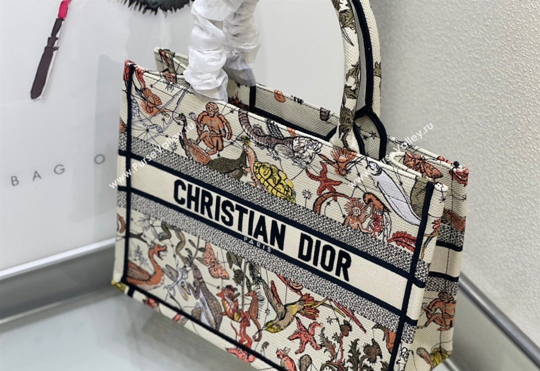 Dior Medium Book Tote Bag Bag in White Multicolor Animaux Fantastiques Embroidery 2024 (DMZ-240415081)