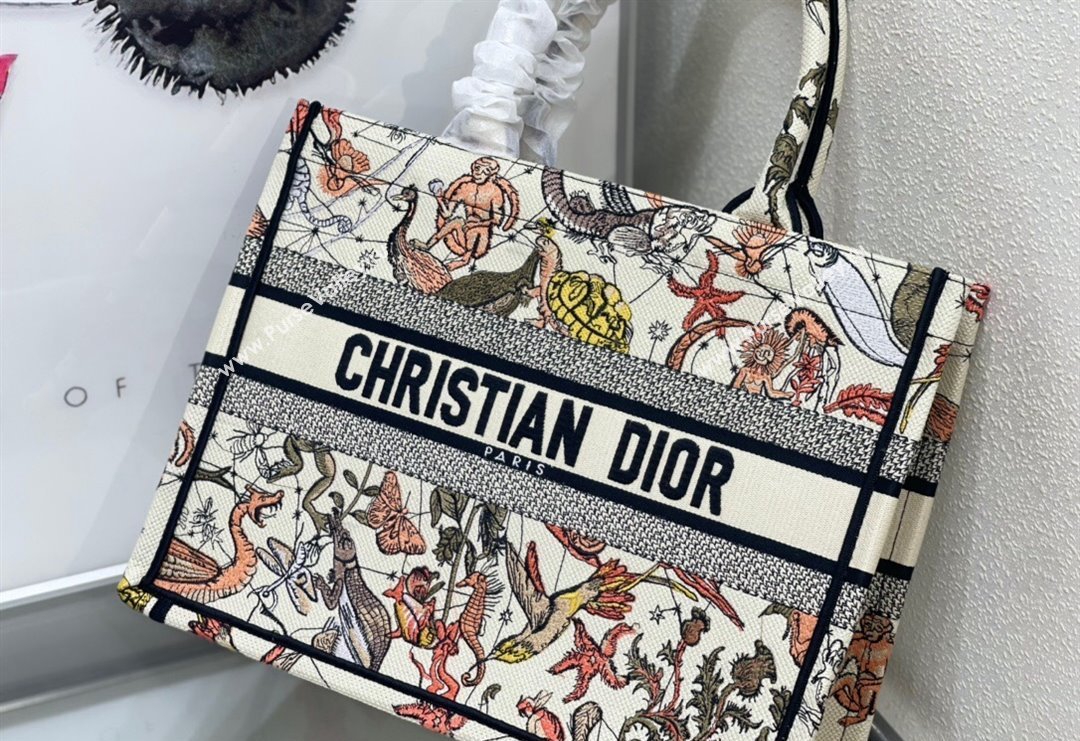 Dior Medium Book Tote Bag Bag in White Multicolor Animaux Fantastiques Embroidery 2024 (DMZ-240415081)