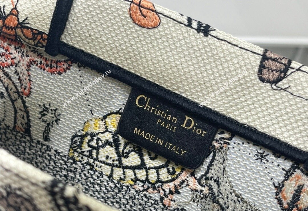 Dior Medium Book Tote Bag Bag in White Multicolor Animaux Fantastiques Embroidery 2024 (DMZ-240415081)