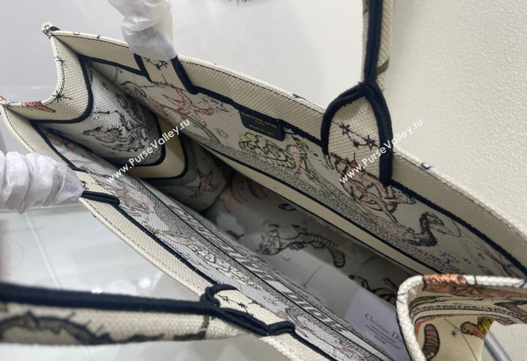 Dior Large Book Tote Bag Bag in White Multicolor Animaux Fantastiques Embroidery 2024 (DMZ-240415082)
