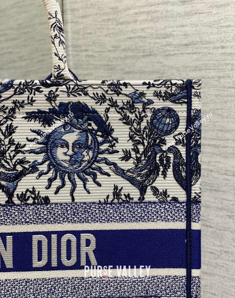 Dior Large Book Tote Bag Bag in Toile de Jouy Soleil Embroidery White/Blue 2024 (XXG-240415086)