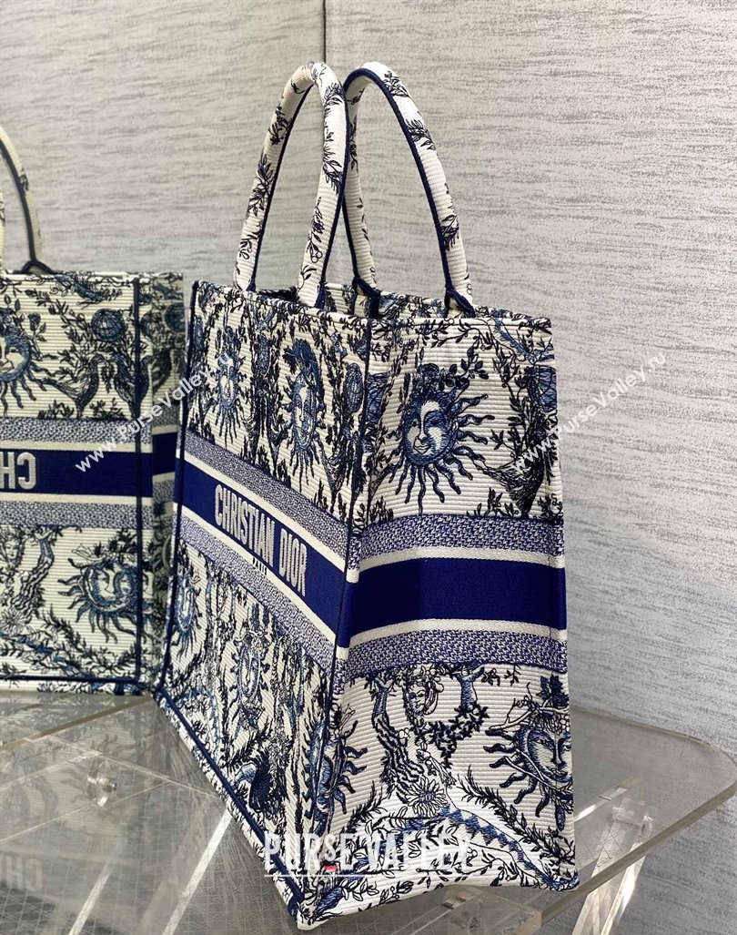 Dior Large Book Tote Bag Bag in Toile de Jouy Soleil Embroidery White/Blue 2024 (XXG-240415086)