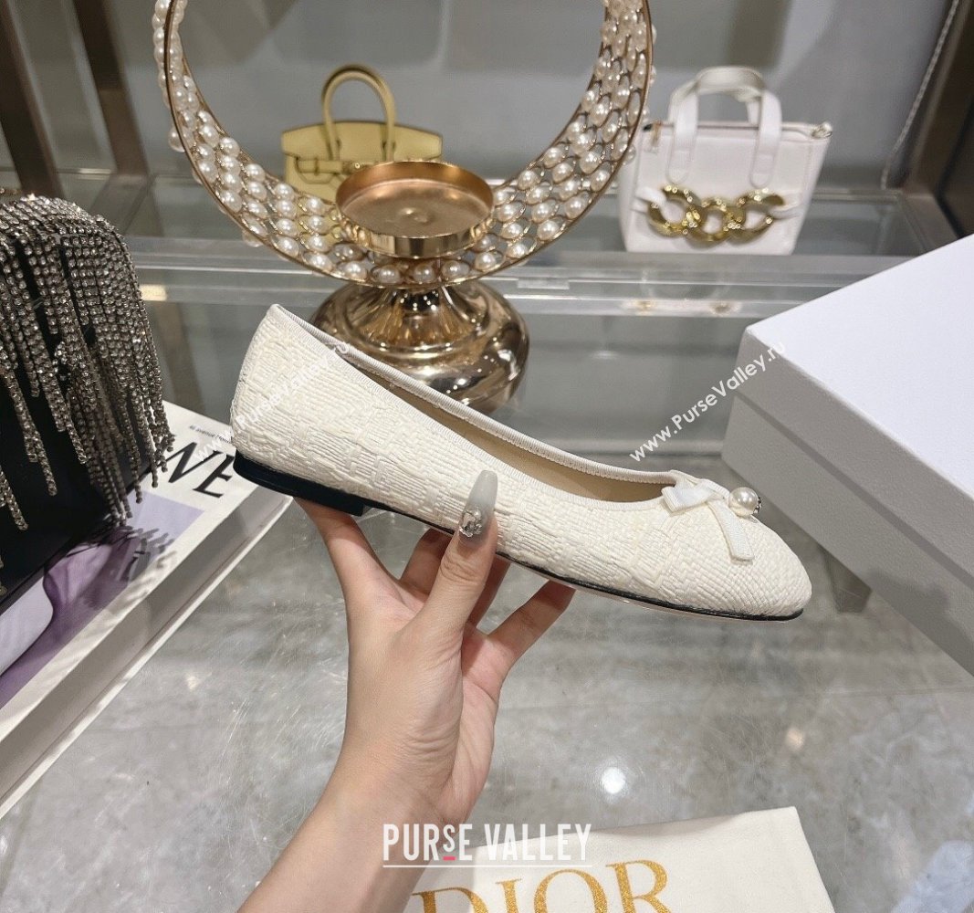 Dior Ballet Flats in Cannage Raffia Straw with Pearl Bow White 2024 0604 (KL-240604078)