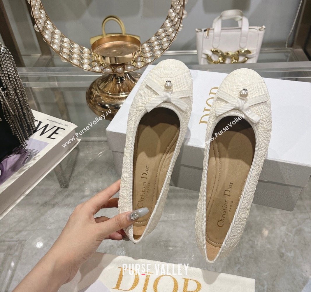 Dior Ballet Flats in Cannage Raffia Straw with Pearl Bow White 2024 0604 (KL-240604078)