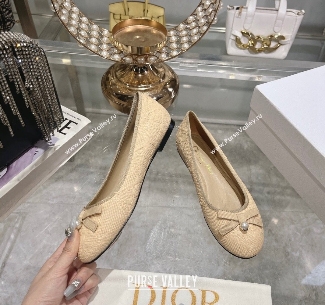 Dior Ballet Flats in Cannage Raffia Straw with Pearl Bow Beige 2024 0604 (KL-240604080)