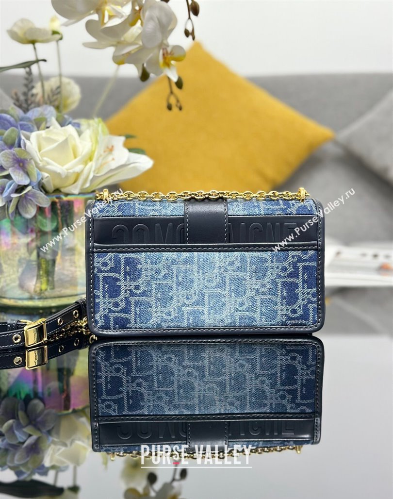 Dior 30 Montaigne East-West Bag with Chain in Blue Denim Dior Oblique Jacquard 2024 (XXG-240624081)