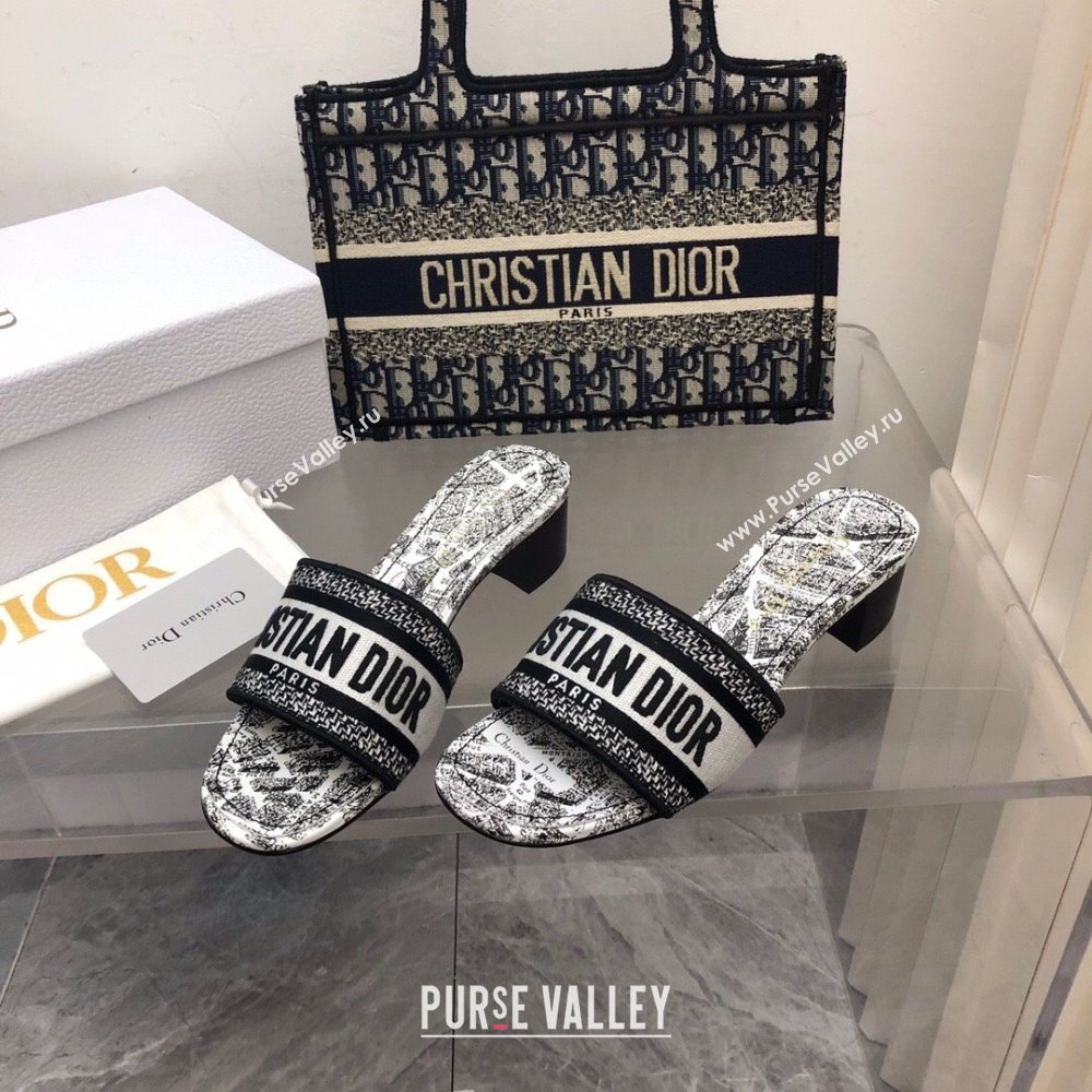 Dior Dway Heel Slides Sandal 4cm in White and Black Embroidered Cotton with Plan de Paris Motif 2024 NO.127 (MD-240702019)