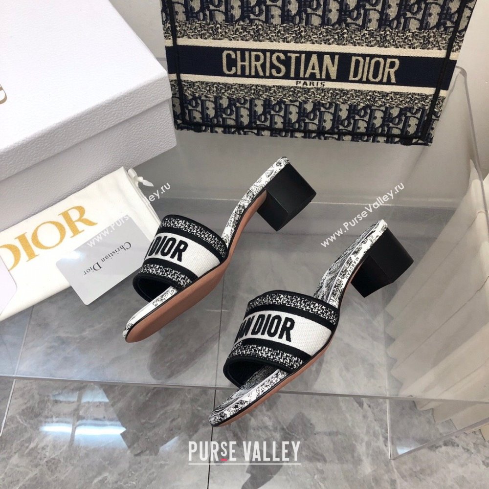 Dior Dway Heel Slides Sandal 4cm in White and Black Embroidered Cotton with Plan de Paris Motif 2024 NO.127 (MD-240702019)