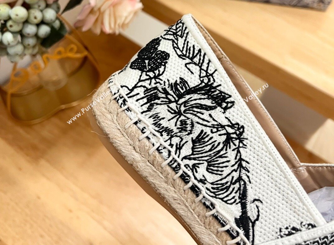 Dior Granville Espadrilles Flat in Cotton Embroidered with White and Black Toile de Jouy Sauvage Motif 2024 (HB-240702065)