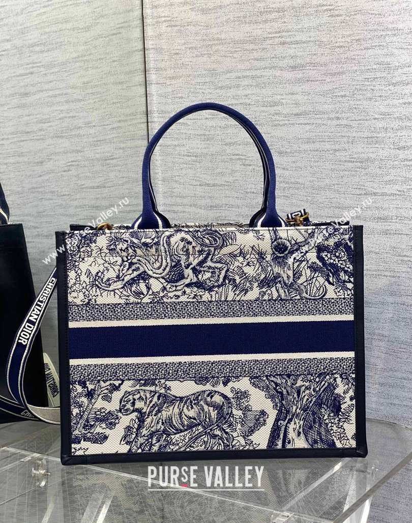 Dior Medium Book Tote bag in Toile de Jouy Reverse Embroidery and Calfskin White/Navy Blue 2024 0715 (XXG-240715096)