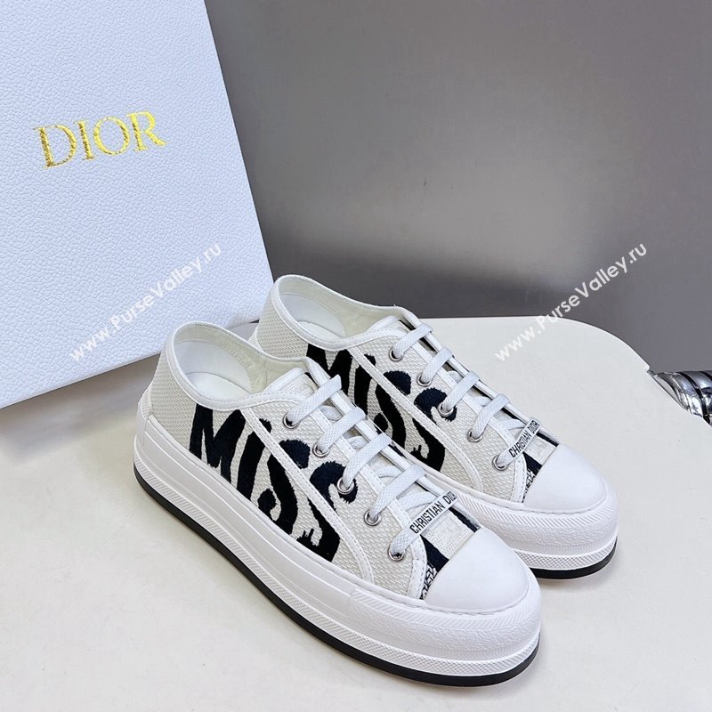 Dior WalknDior Platform Sneakers in White and Deep Blue Embroidered Cotton 2024 (MD-2407230064)