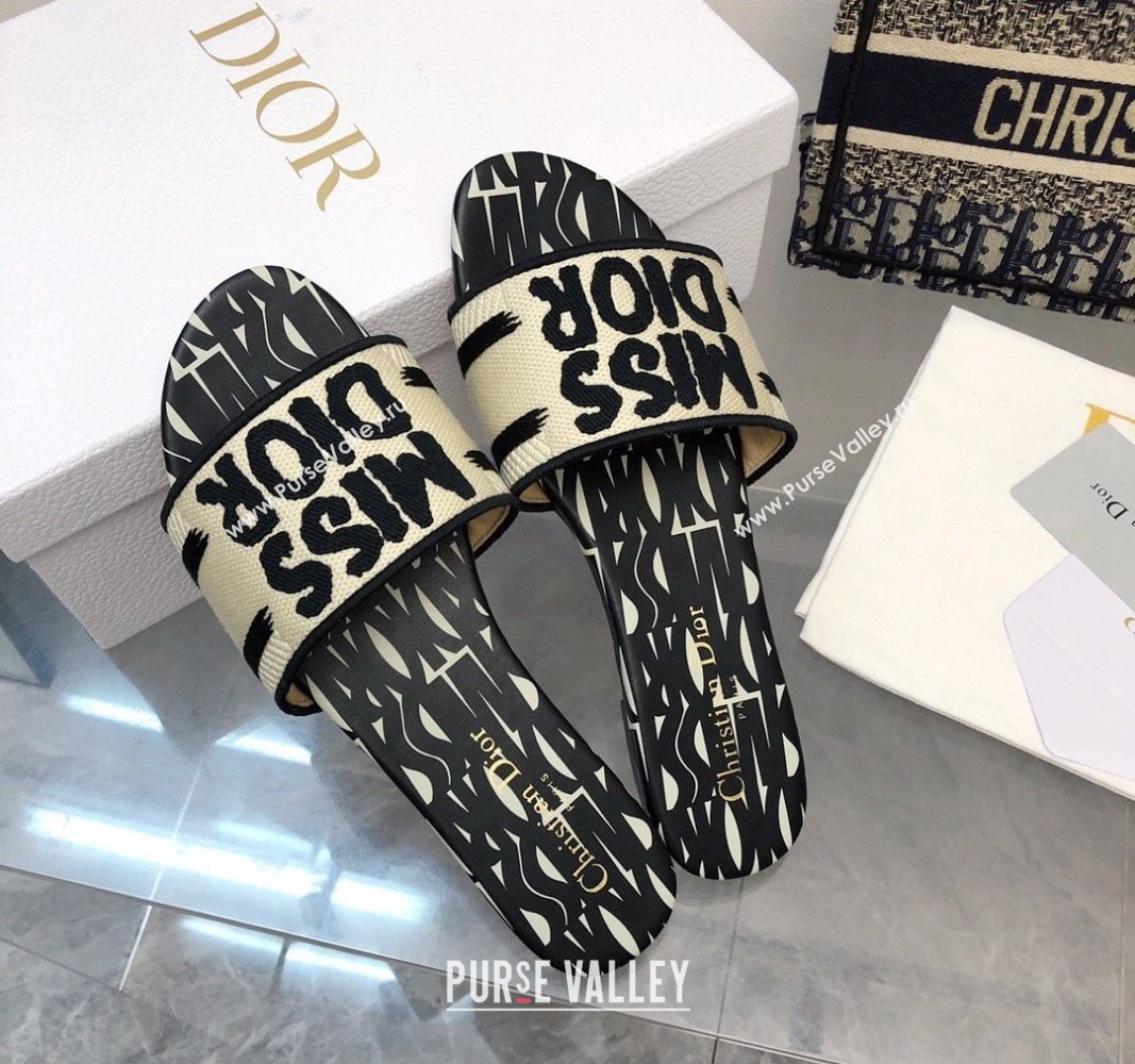 Dior Dway Flat Slides Sandal in Embroidered Cotton and Miss Dior Allover Motif Black/Beige 2024 No.189 (MD-240814010)