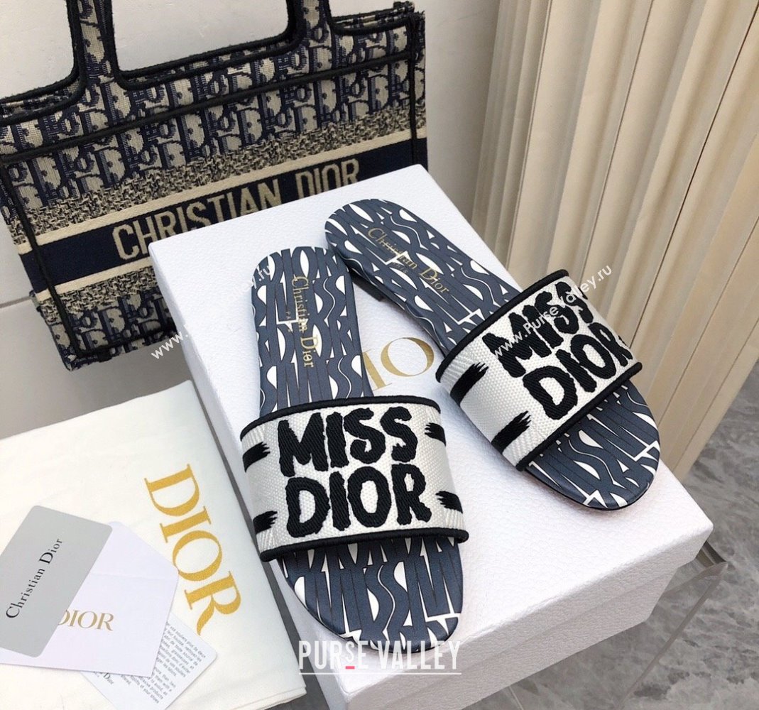 Dior Dway Flat Slides Sandal in Embroidered Cotton and Miss Dior Allover Motif White/Grey 2024 No.187 (MD-240814012)