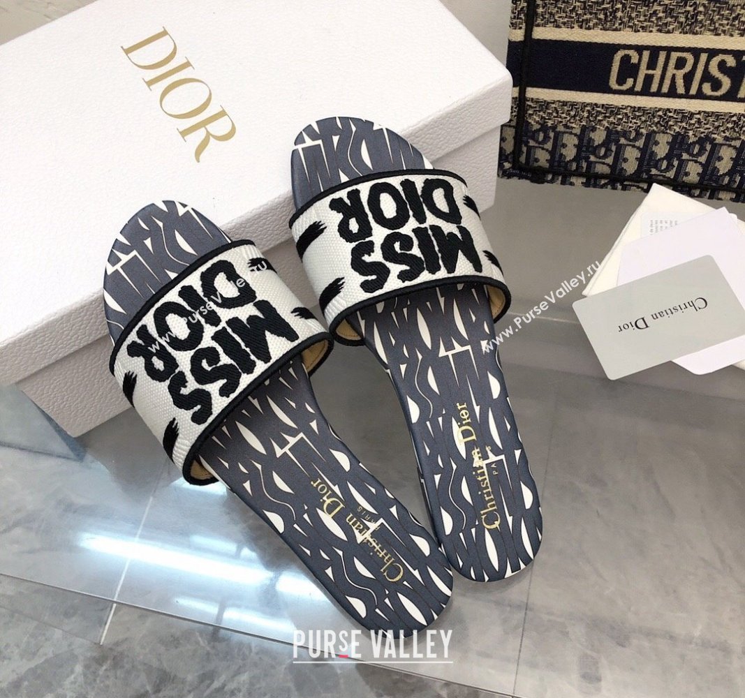 Dior Dway Flat Slides Sandal in Embroidered Cotton and Miss Dior Allover Motif White/Grey 2024 No.187 (MD-240814012)