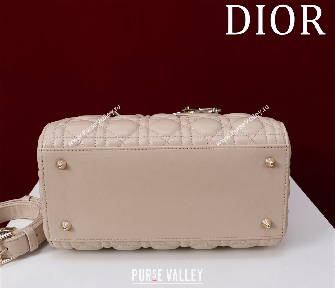 Dior Medium Lady Bag in Two-Tone Cannage Lambskin Beige/White 2024 M0565 (XXG-240923080)