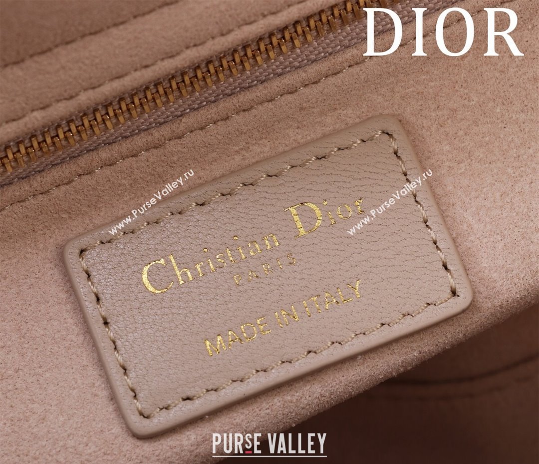 Dior Medium Lady Bag in Two-Tone Cannage Lambskin Beige/White 2024 M0565 (XXG-240923080)