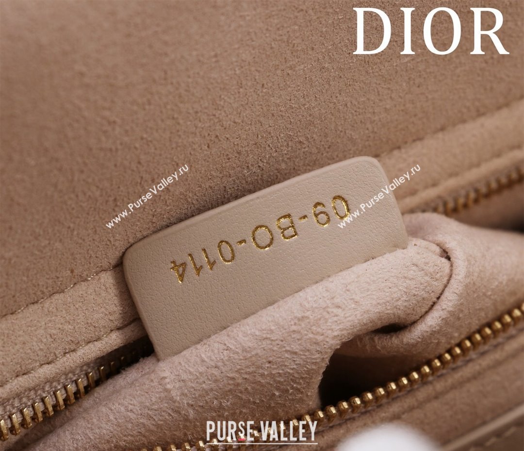 Dior Medium Lady Bag in Two-Tone Cannage Lambskin Beige/White 2024 M0565 (XXG-240923080)