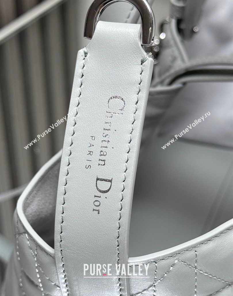 Dior Small Toujours Tote bag in Macrocannage Calfskin Cloud Grey 2024 (XXG-241101108)