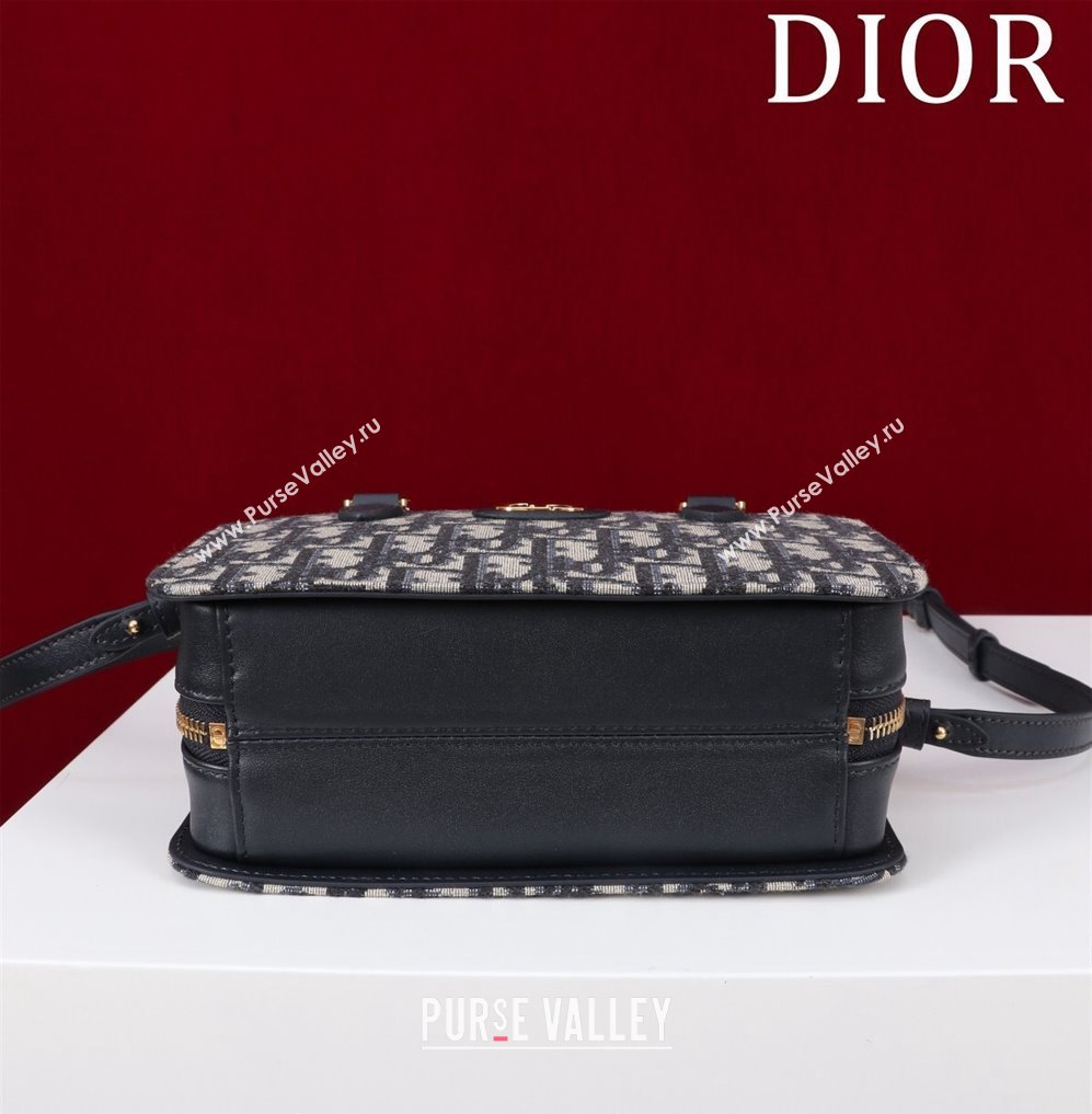 Dior 30 Montaigne Doctor Top Handle Bag in Blue Oblique Canvas 2024 3302 (XXG-241101081)