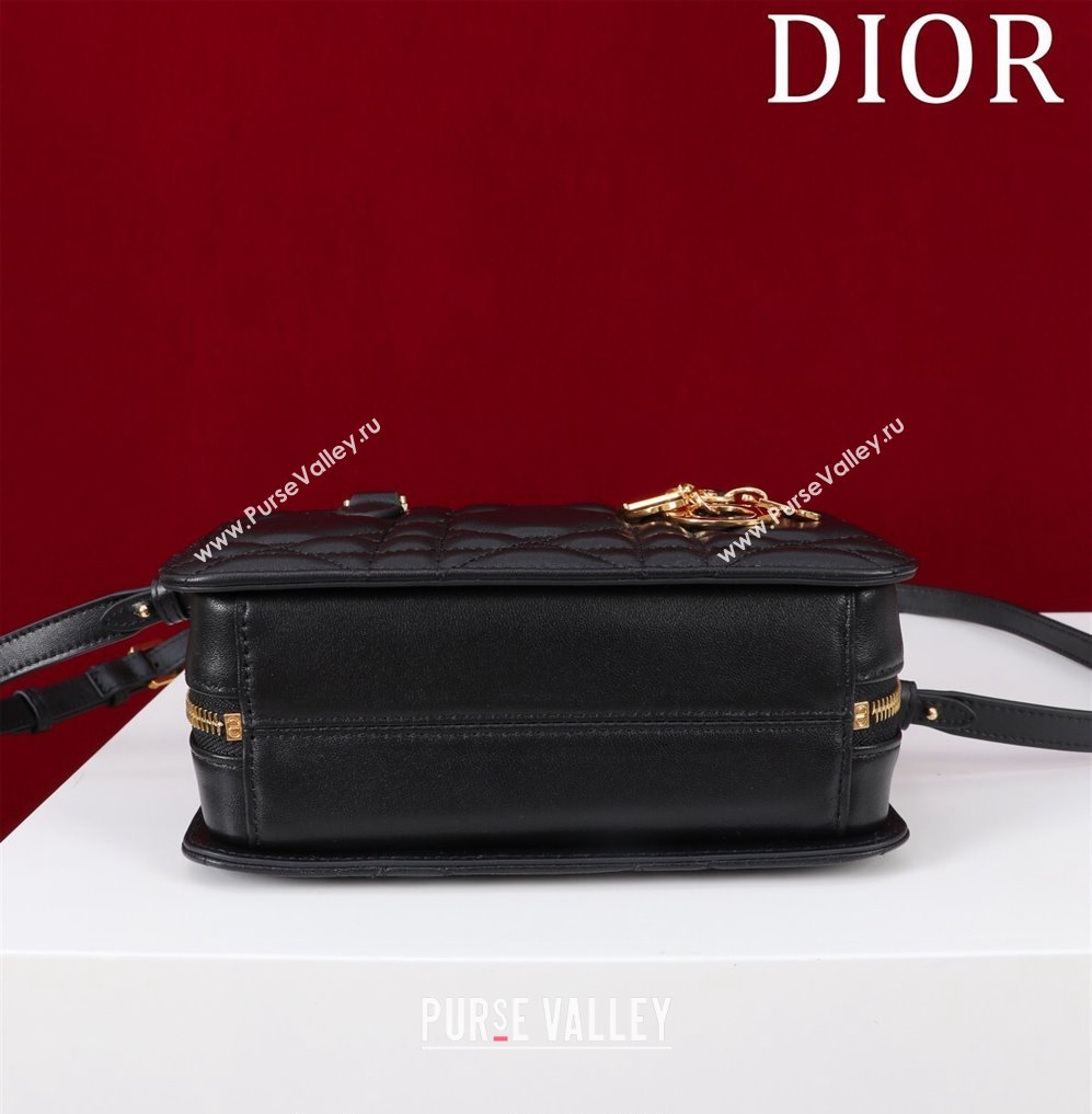 Dior 30 Montaigne Doctor Top Handle Bag in Macrocannage Calfskin Black 2024 3302 (XXG-241101082)