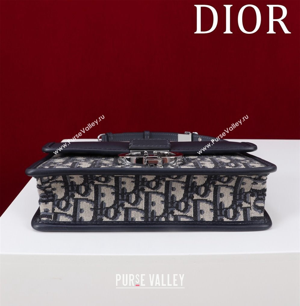 Dior 30 Montaigne East-West Bag with Chain in Blue Dior Oblique Jacquard and Smooth Calfskin Black/Silver 2024 (XXG-241101084)