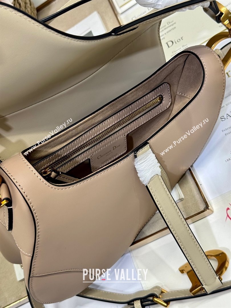 Dior Medium Saddle Bag with Strap in Grained Calfskin Biscuit Beige/Beige 2024 (XXG-241101050)